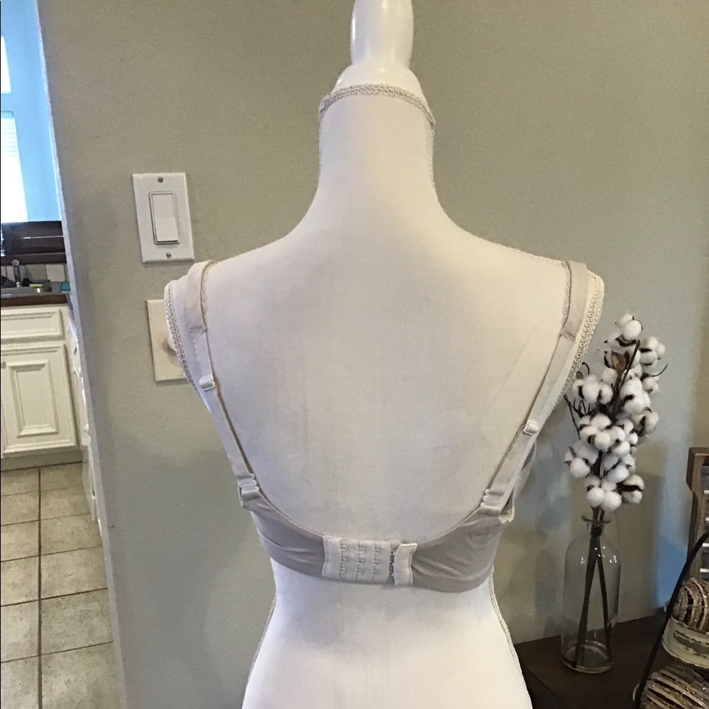 Women’s bra - Picture 2 of 3